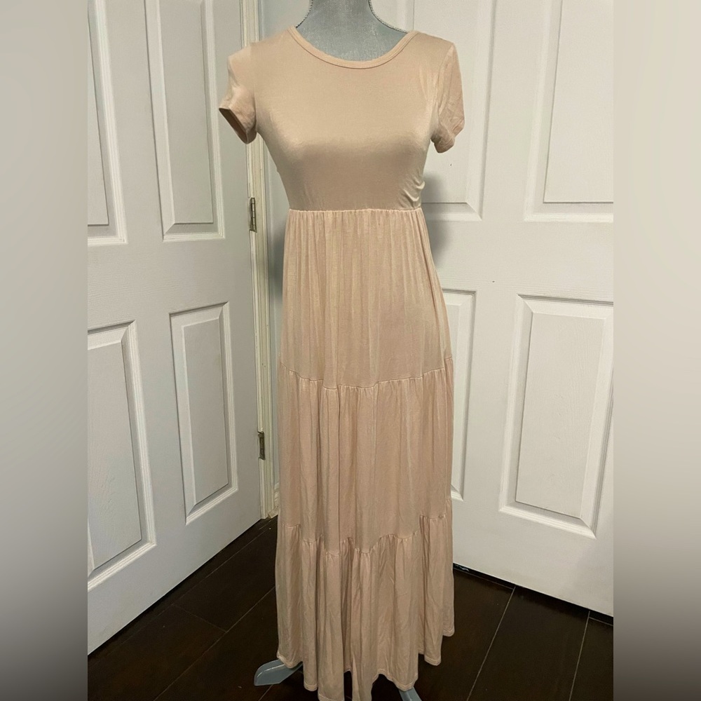 Brit and Bri maxi short sleeved dress size small